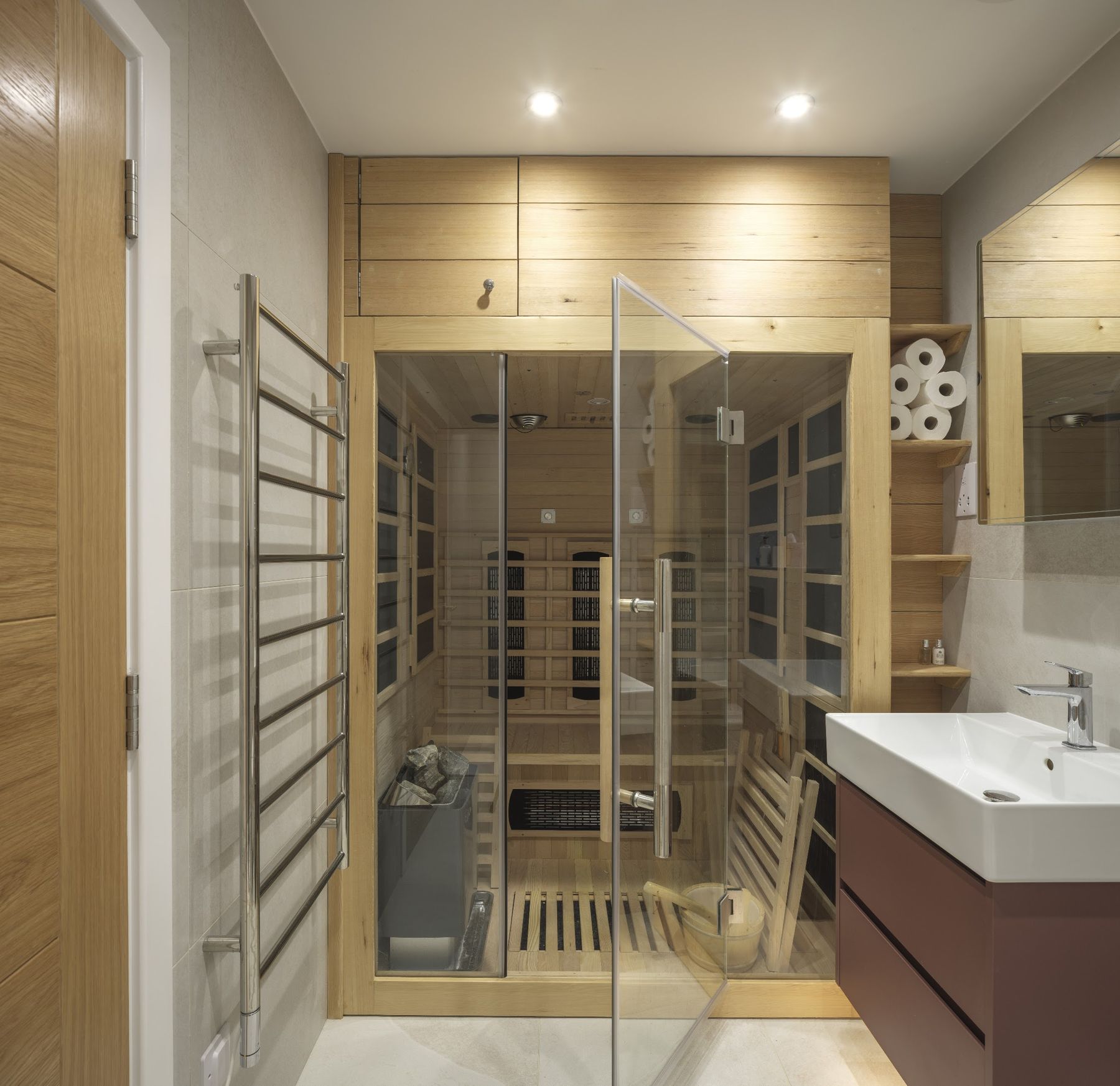 Bathroom & Sauna Room